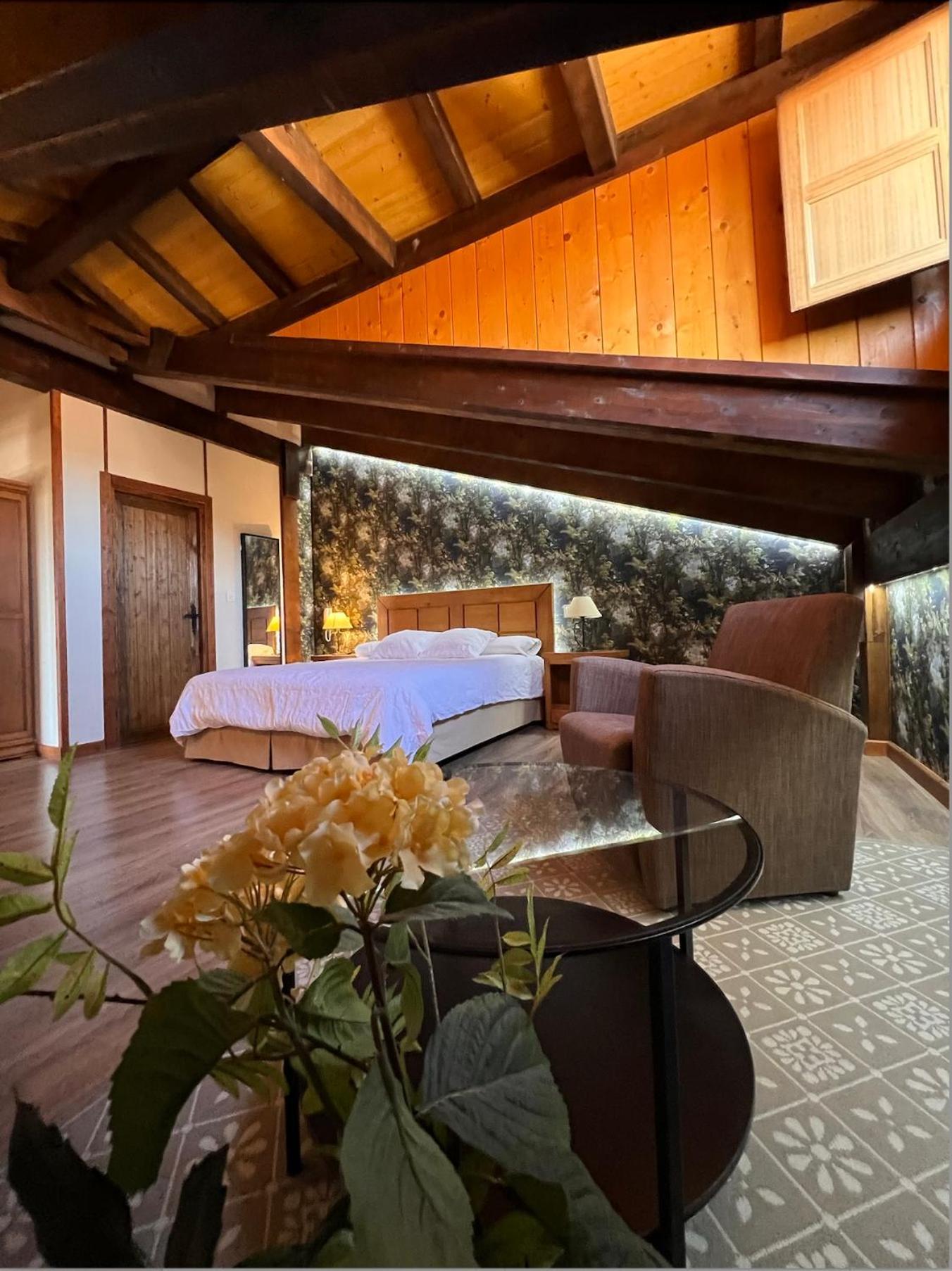 Hotel Rural Restaurante Las Baronas Санта-Крус-де-ла-Сальседа Экстерьер фото