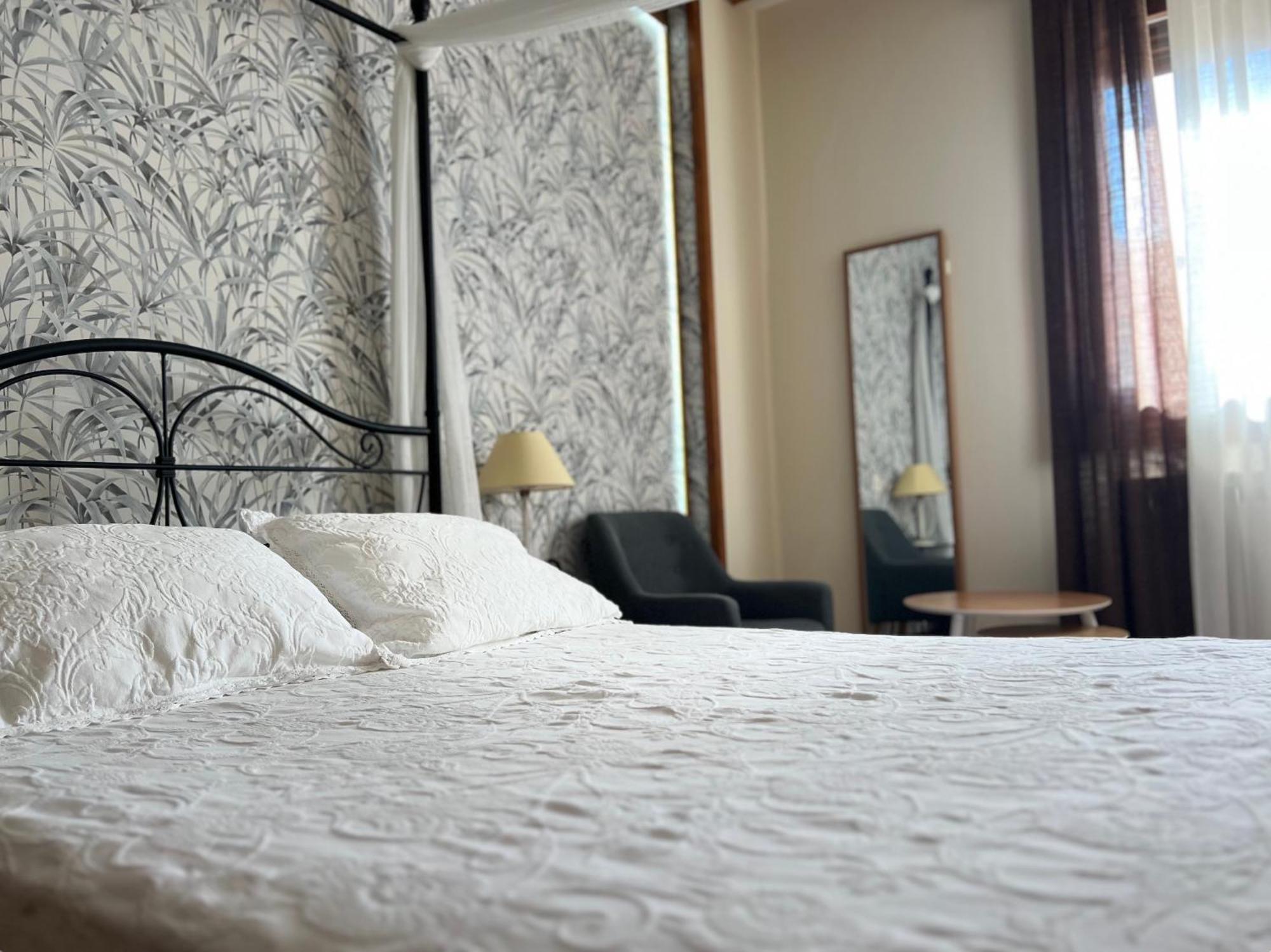 Hotel Rural Restaurante Las Baronas Санта-Крус-де-ла-Сальседа Экстерьер фото