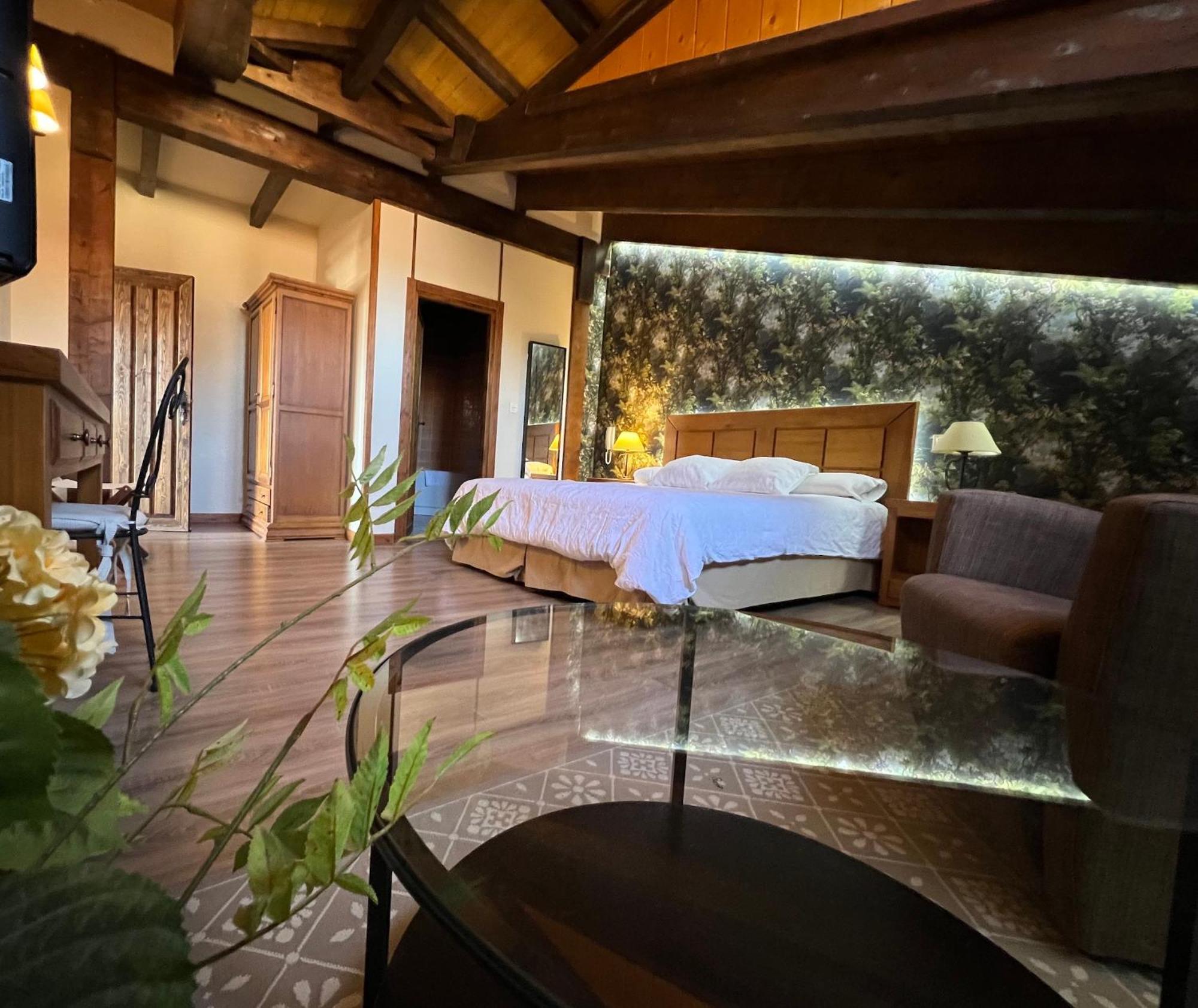 Hotel Rural Restaurante Las Baronas Санта-Крус-де-ла-Сальседа Экстерьер фото